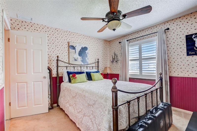 Third bedroom.