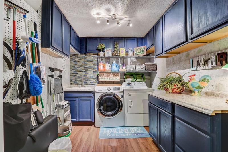 Large laundry/utility room!