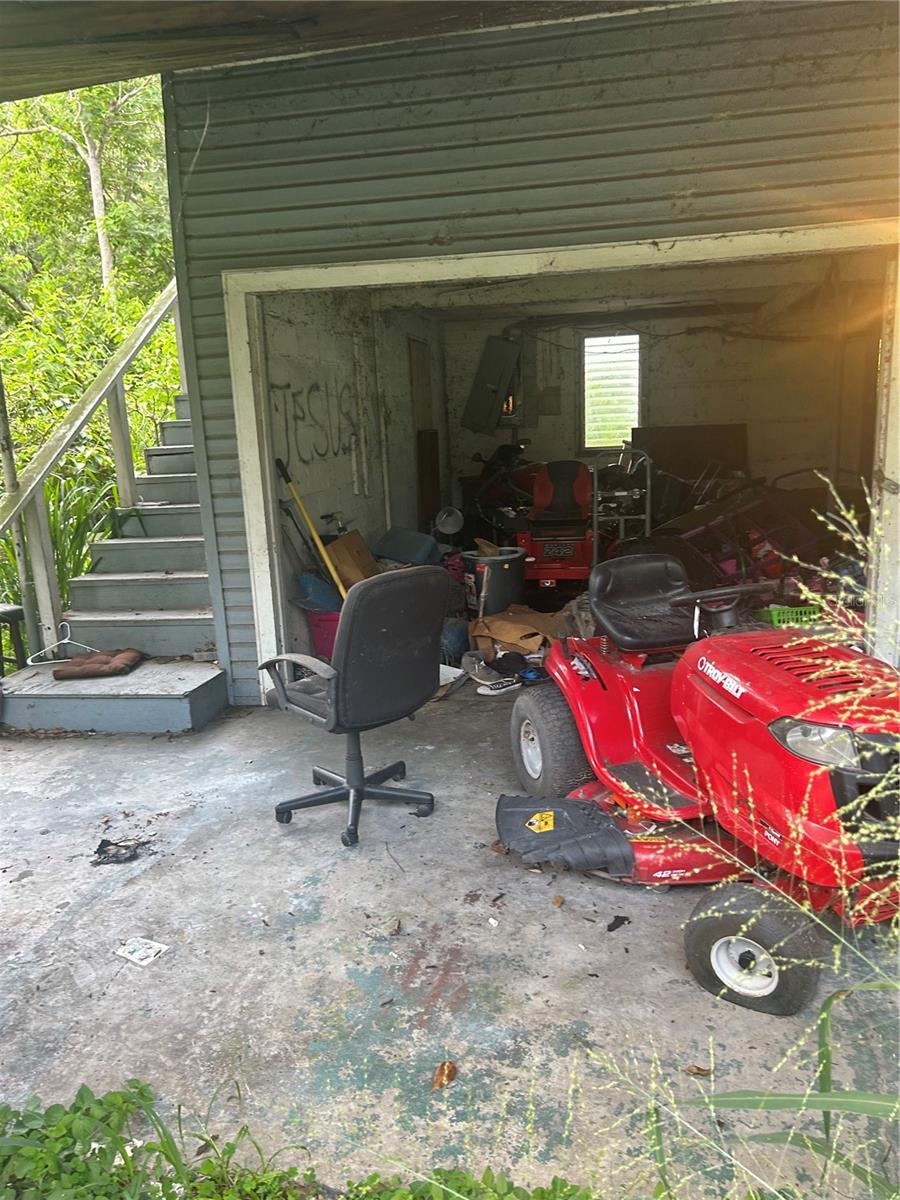 One car garage
