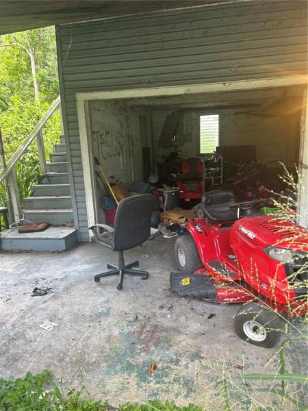 One car garage