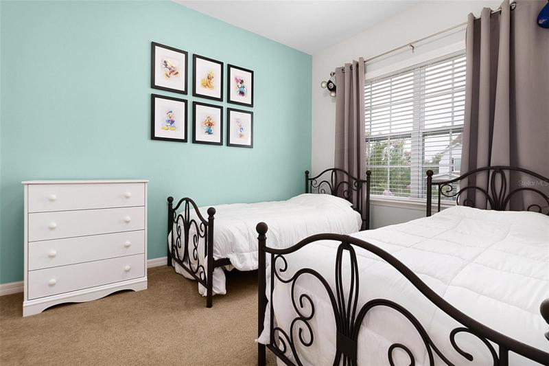 Guest Bedroom - 2nd floor