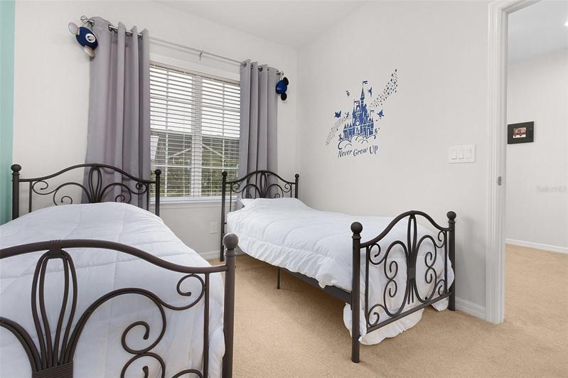 Guest Bedroom - 2nd floor