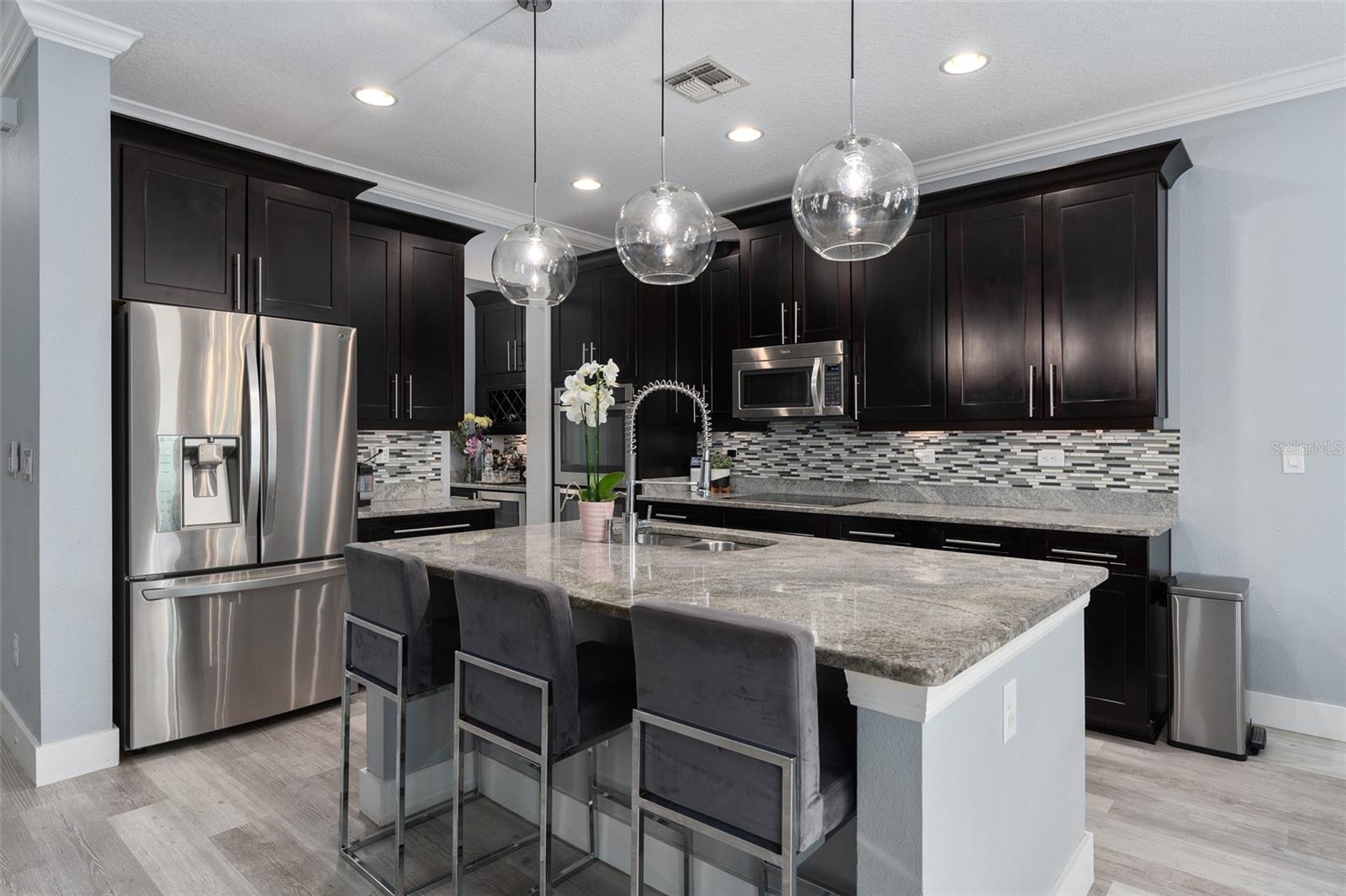 Kitchen wet bar