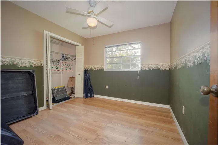 Bedroom with ceiling fan