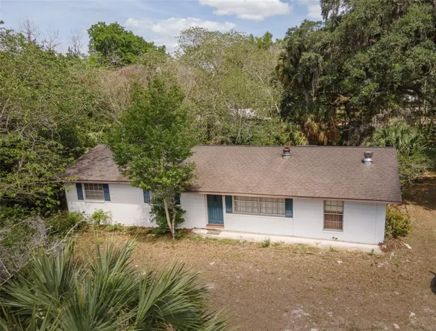 Exterior front of home on 0.76 Acres!