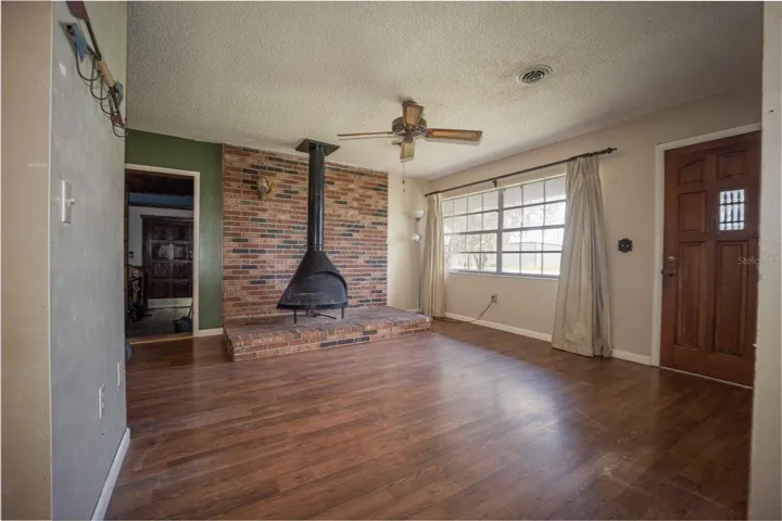 Spacious living area