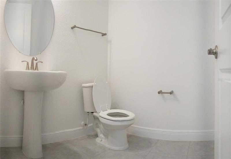 Powder room (1st floor)