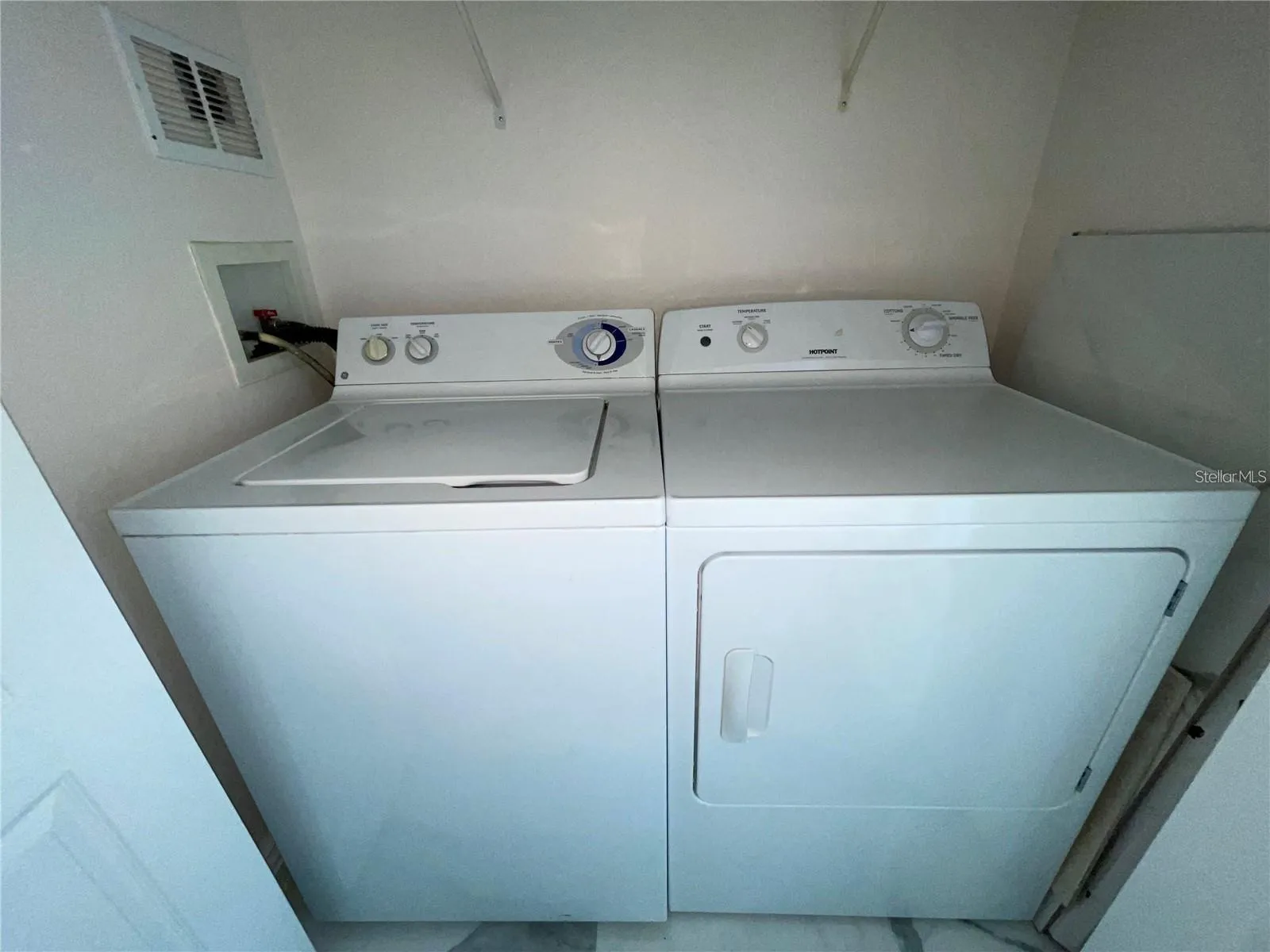 Clearwater, Florida 33764, 2 Bedrooms Bedrooms, 0 ,1 BathroomBathrooms,Residential Lease,For Rent,VIA CAPRI,0,T3456335