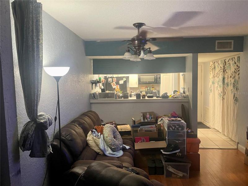 LIVINGROOM