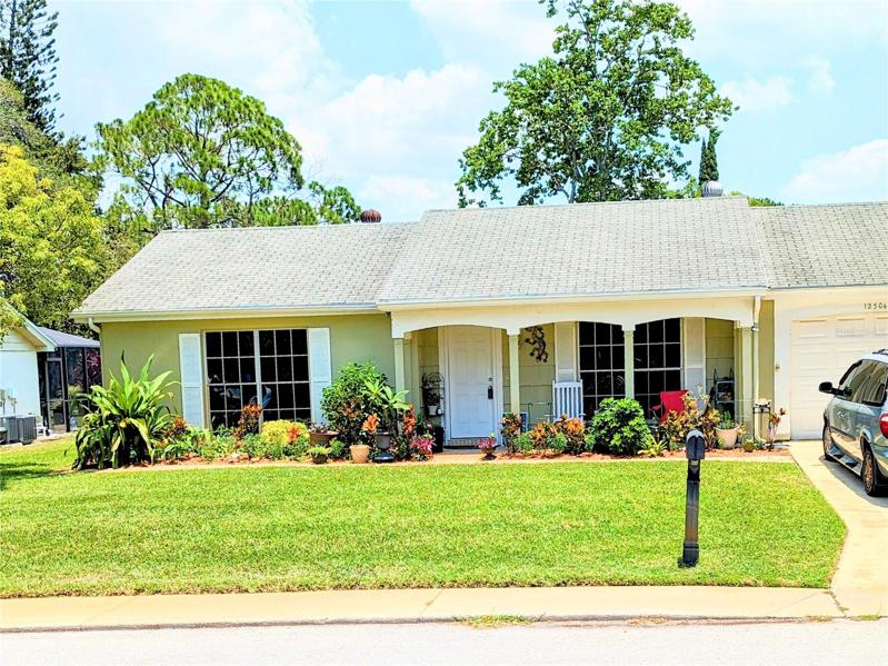 Charming house in Beacon Woods!