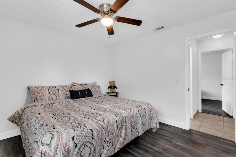 Guest bedroom 1
