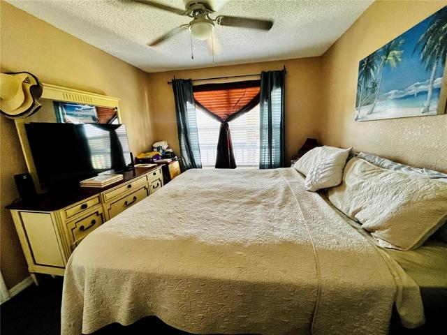 MASTER W KING BED