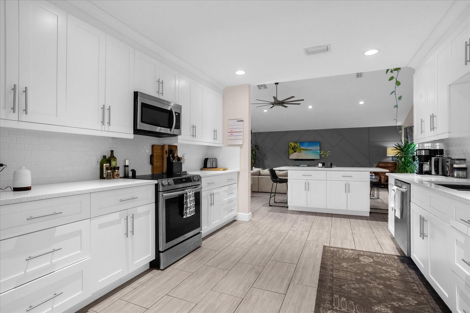 904 Gazell Trail, Winter Springs, Florida 32708, 4 Bedrooms Bedrooms, ,4 BathroomsBathrooms,Residential,For Sale,GAZELL,O6123231