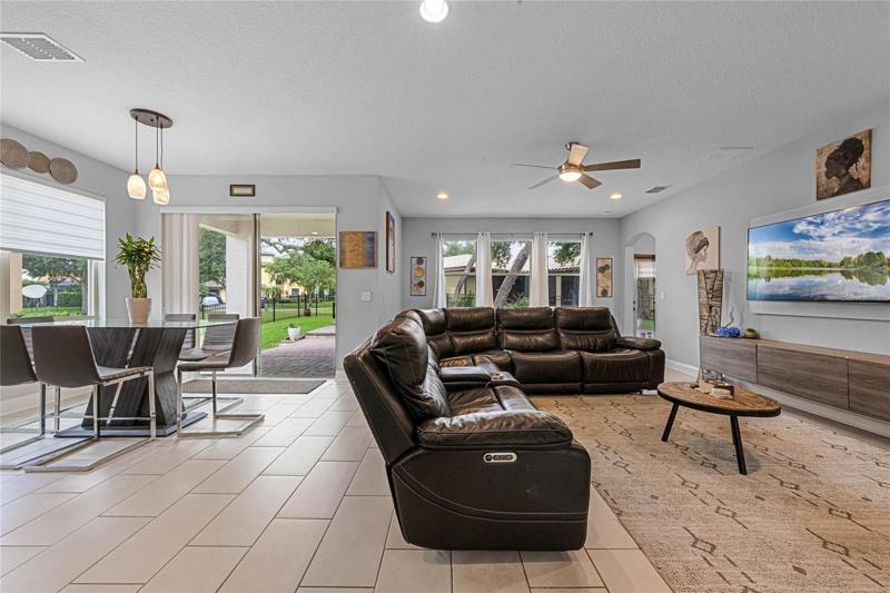 Family room and dinnette