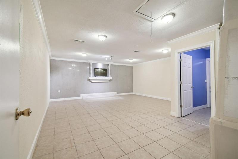 Converted Garage/Bonus Room