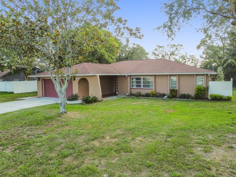 Front Exterior/Front Yard