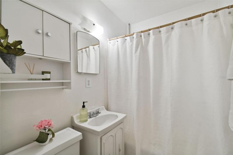 full bathroom