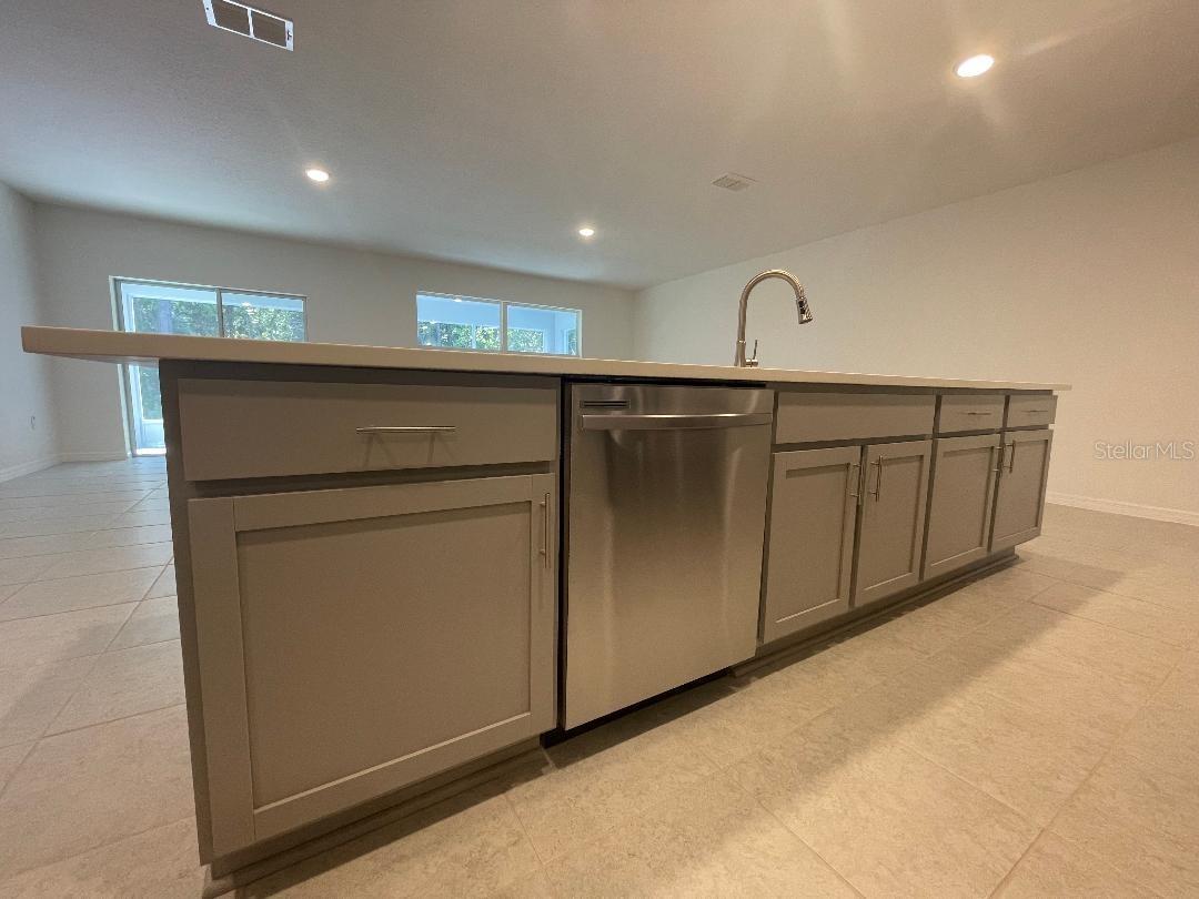 Kitchen island cabinetry