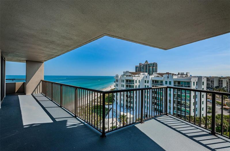 Your own Gulf front Wraparound balcony!