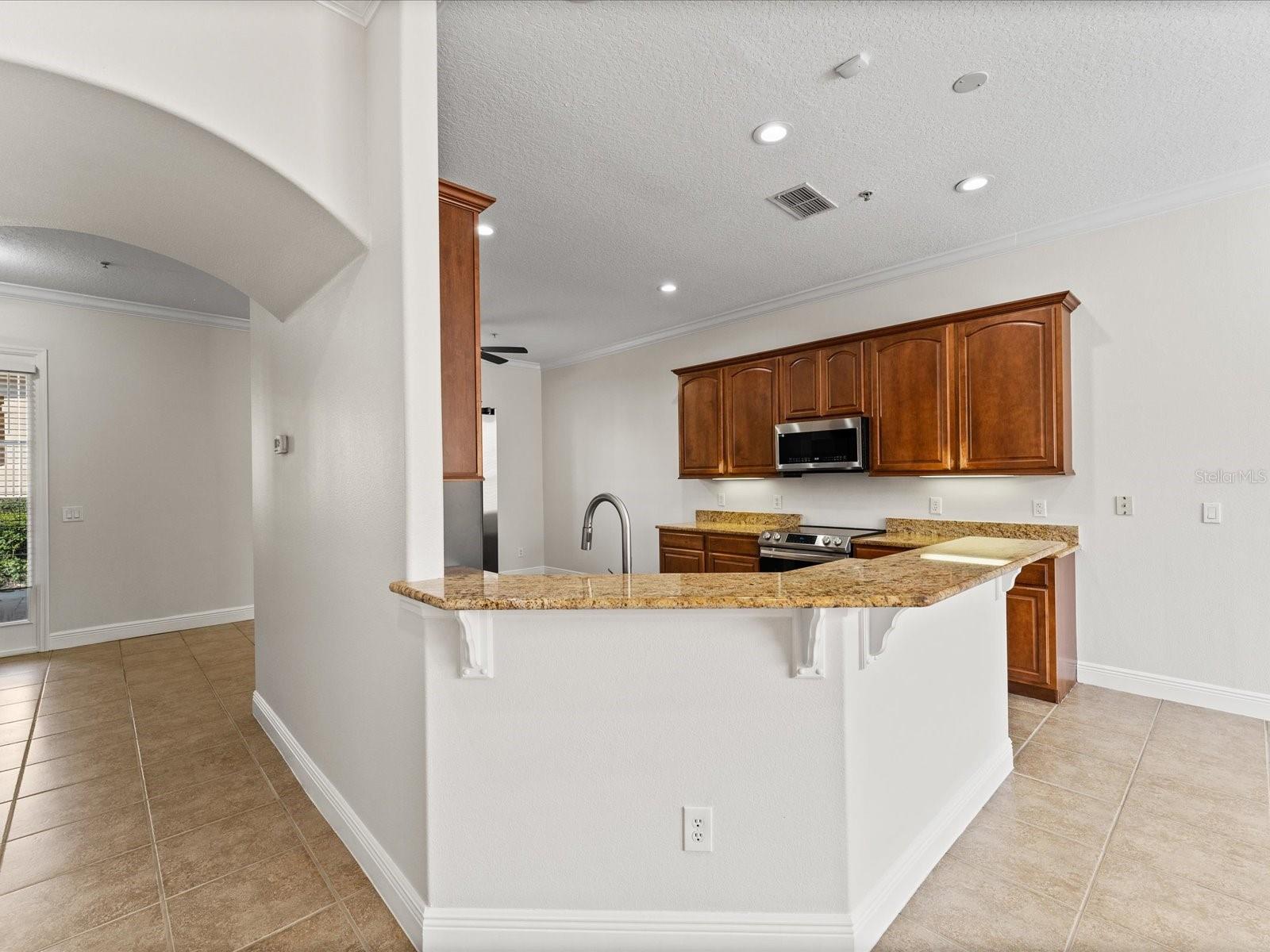hallway/kitchen