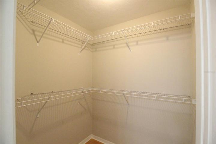 En Suite Walk In Closet