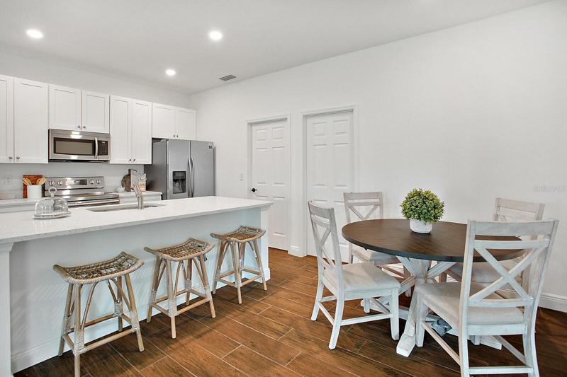 Kitchen/Dinette example Decor