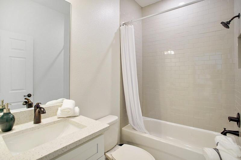 Guest Bath Sample Decor