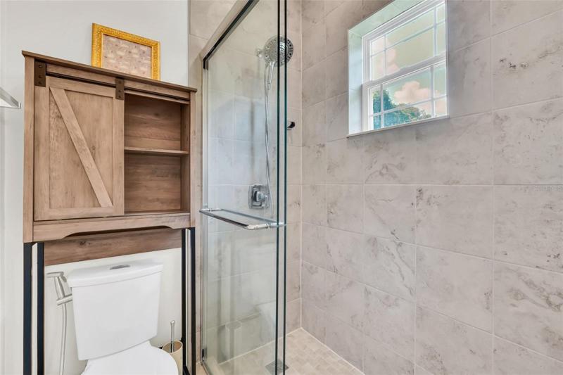 OWNER'S SUITE BATHROOM