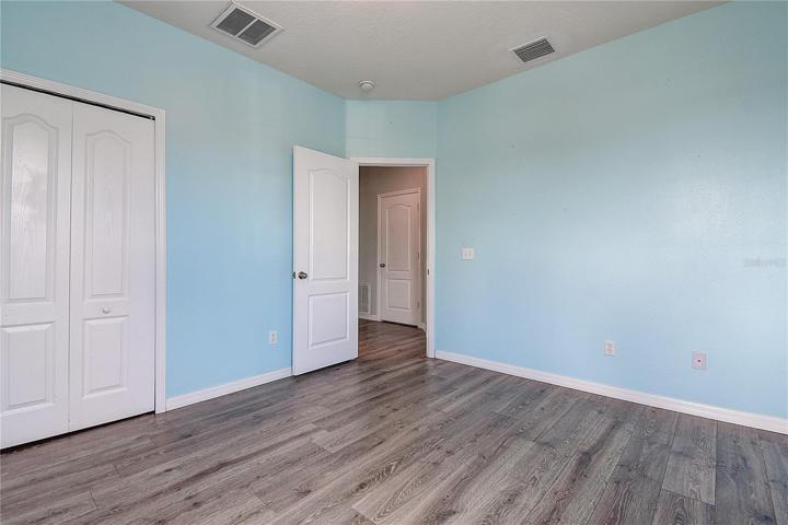 Bedroom 4. Large closet.
