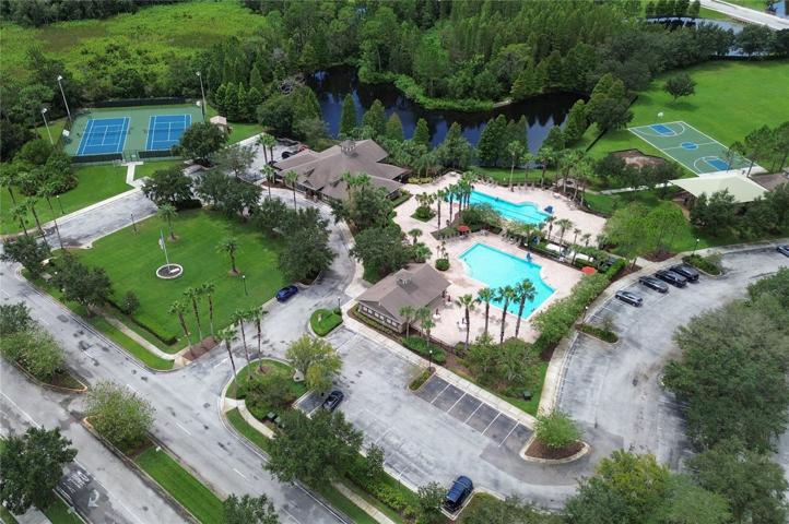 Additional shot of clubhouse area.
