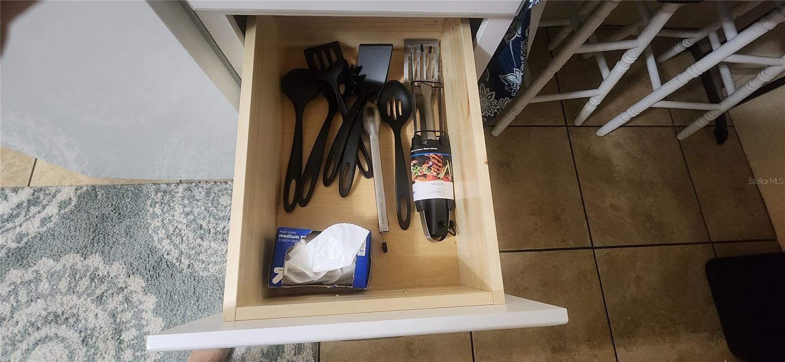 Utensil drawer