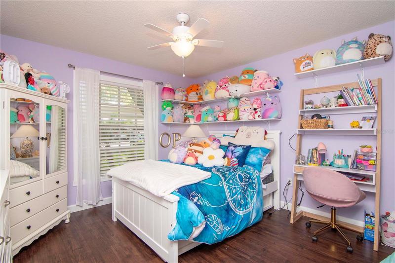 Middle Bedroom