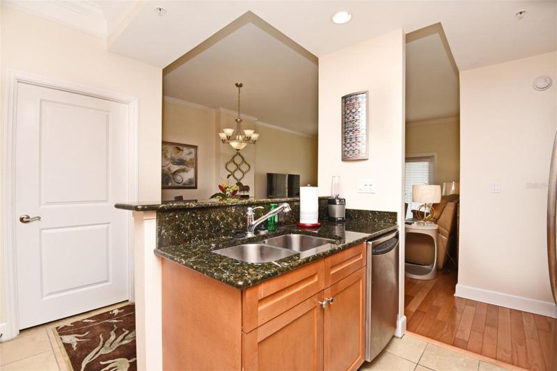 Kitchen Pic 4