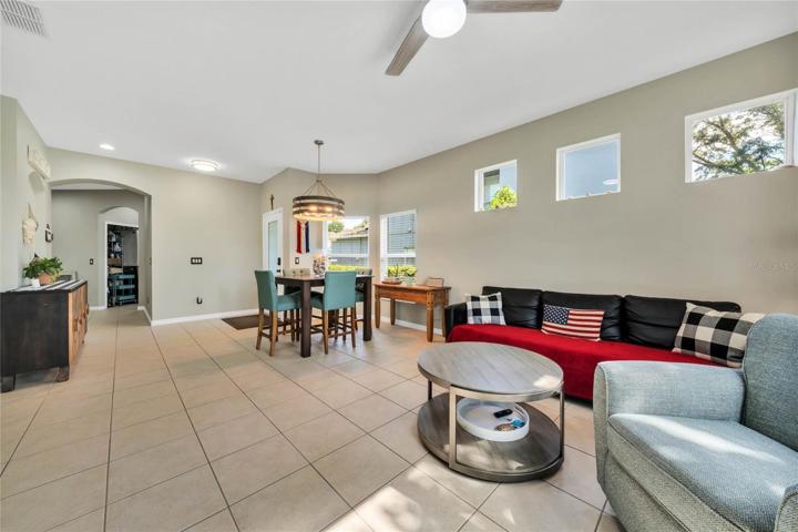 Combo living/dining room