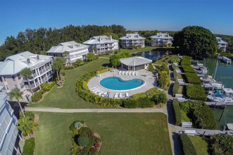 2nd pool & clubhouse