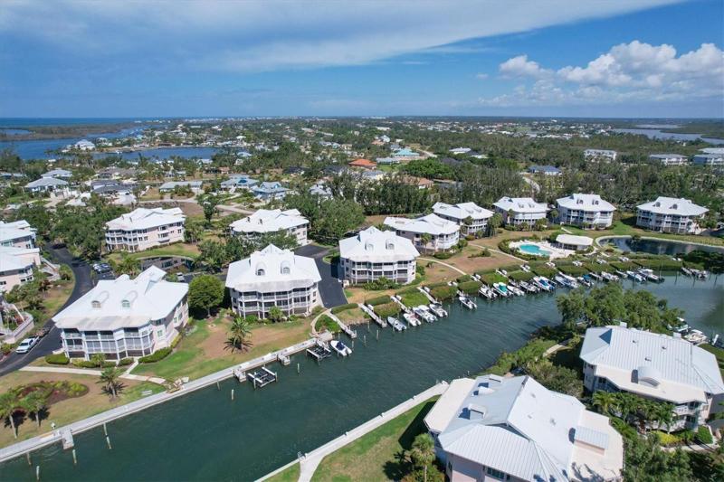Placida Harbour Club is perfectly situated along the Intracoastal & its own deep water marina