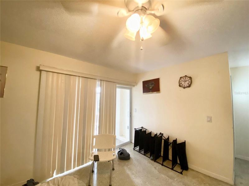5775 sliding glass doors from the living room to the screened in patio