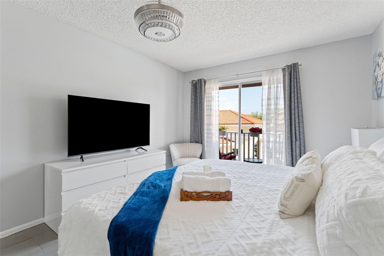 PRIME BEDROOM SECOND FLOOR