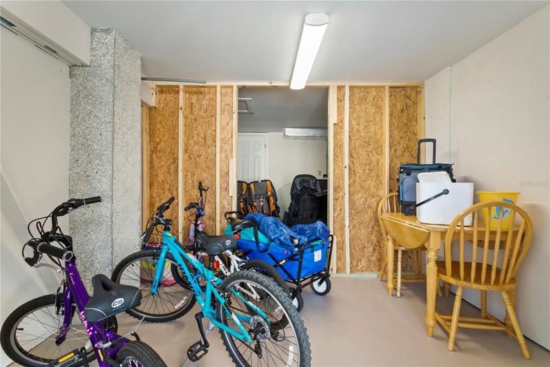 Being used as an AirBNB, there are bikes and strollers available for all to  enjoy. The Pinellas Trail is very close by.