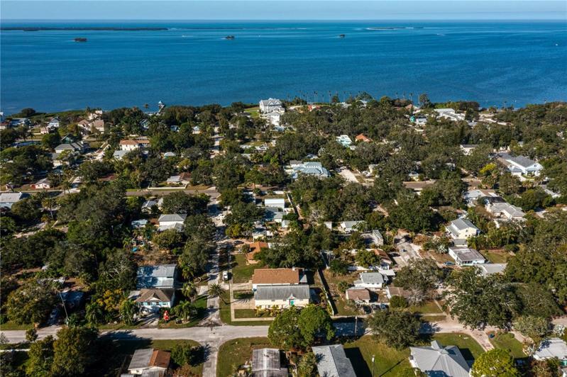 5 blocks from the water and over a few more from the park, wharf, and amazing sunsets & water views.