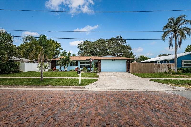 Front Elevation - Brick Lined Streets - approximately 1 mile to downtown Dunedin