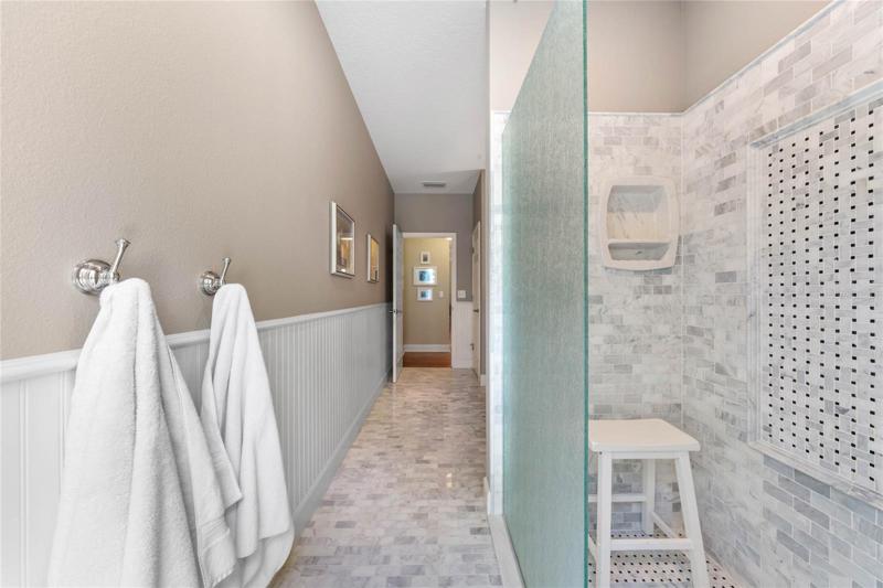 Gest bath room 1st Floornext to great room