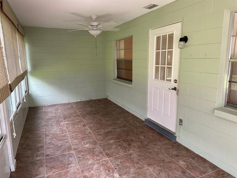 Florida room under heat/air