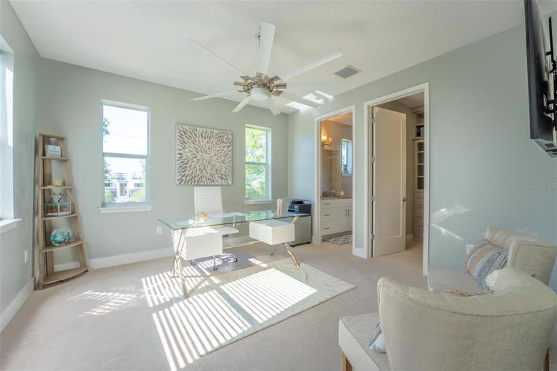 Third Level, Guest Bedroom & Ensuite