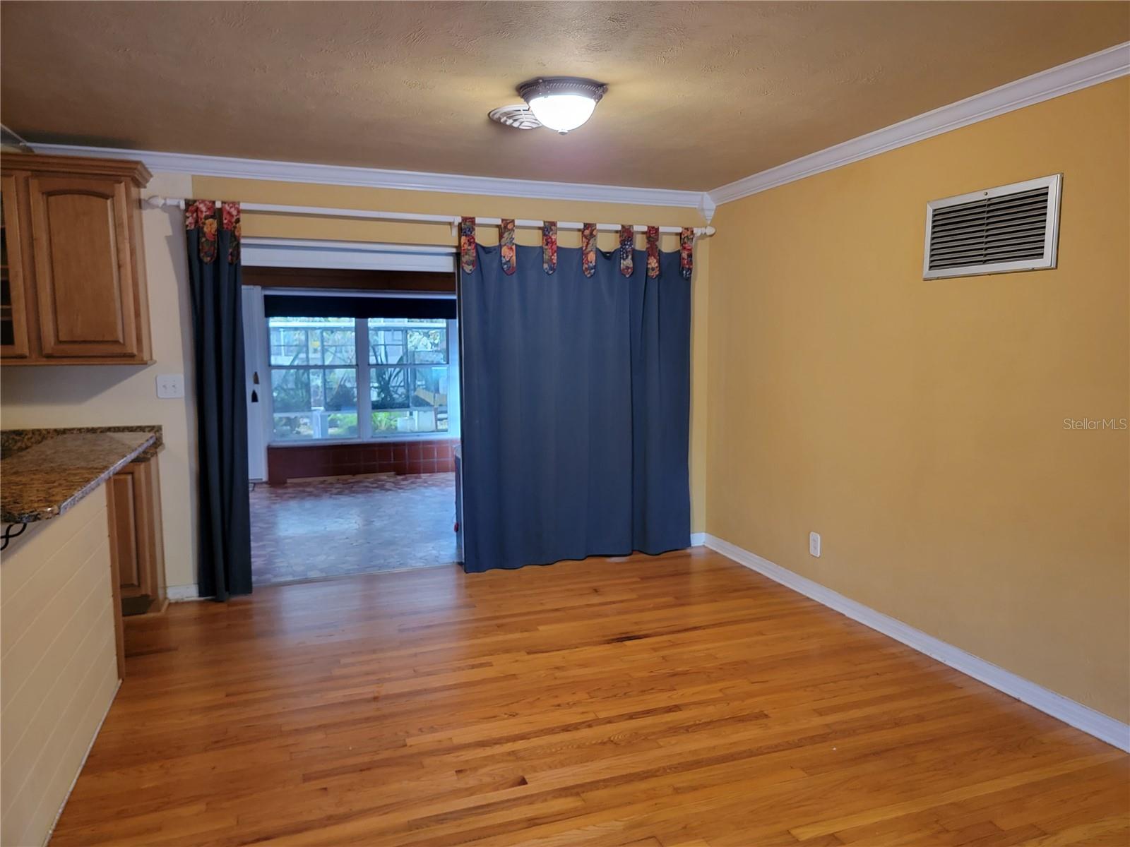 Living/Dining area