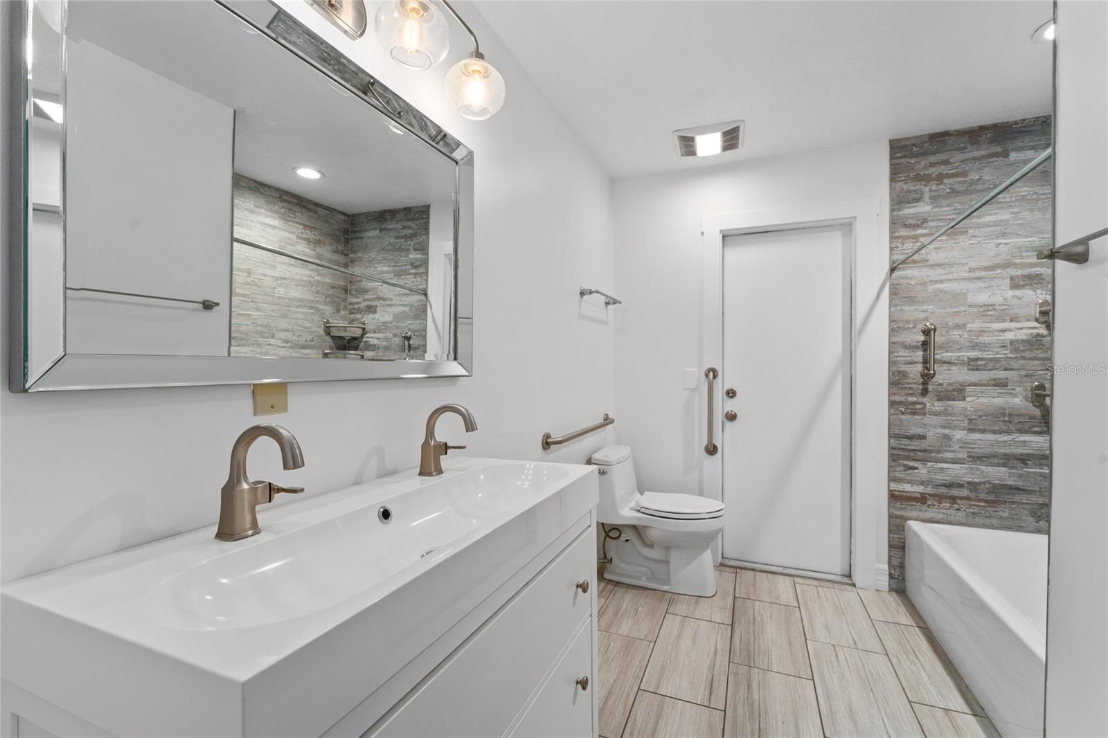 2nd bathroom