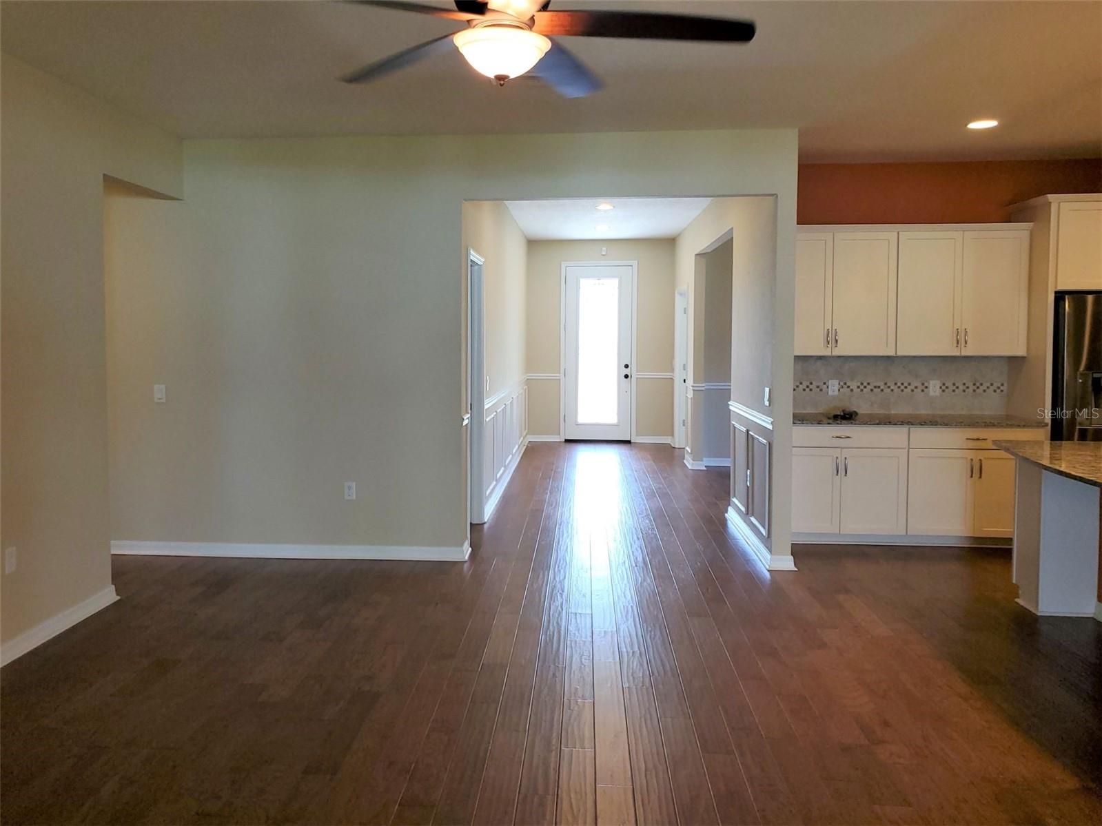 FAMILYROOM