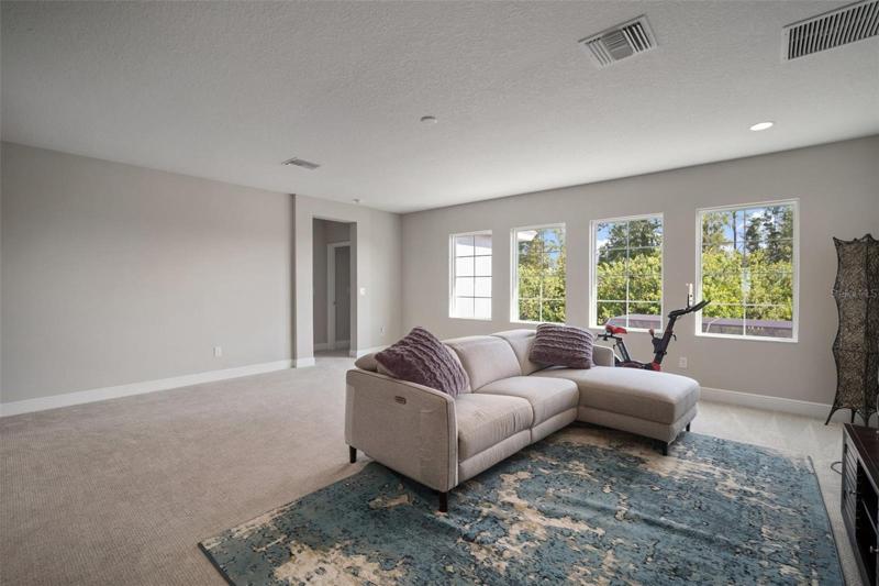 Large loft upstairs