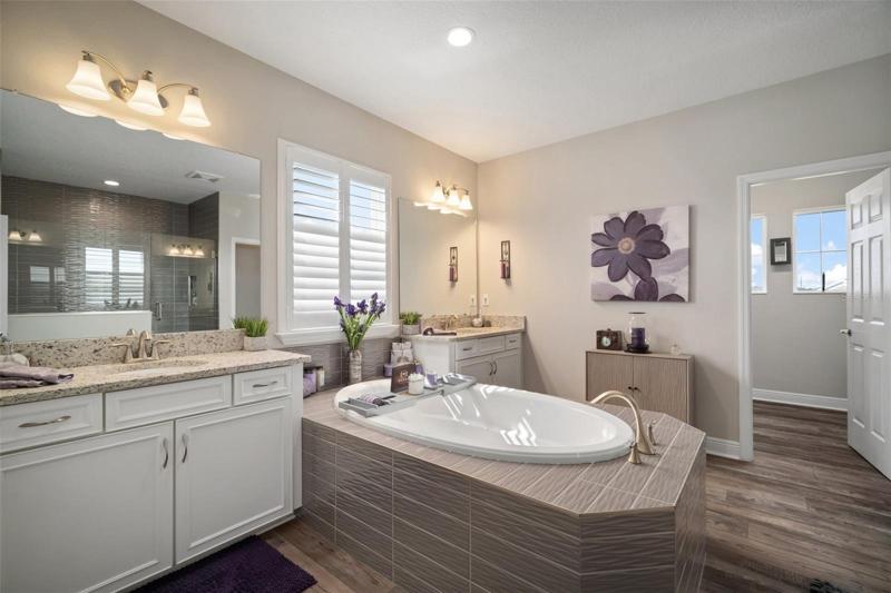Master bathroom #2