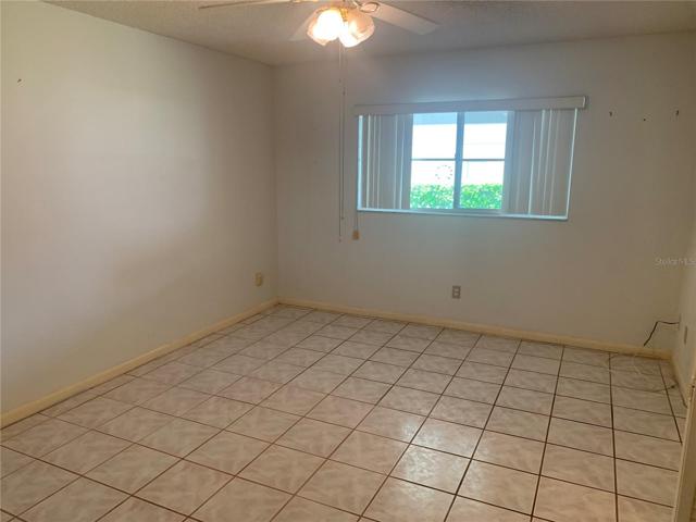 Large Master bedroom w/ensuite bathroom